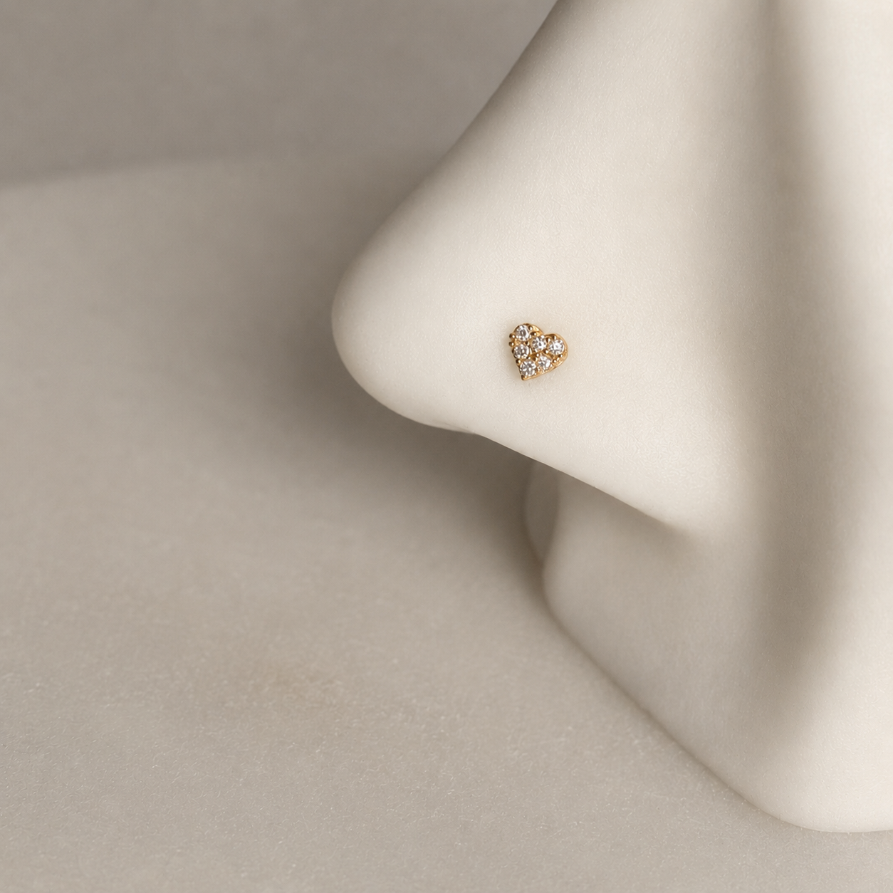 Signature Collection | 18ct gold mini heart stud