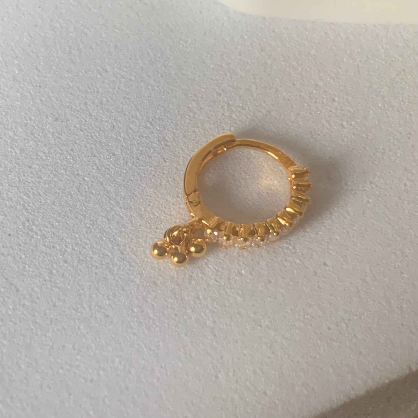 18ct gold dangly hoop | 6mm