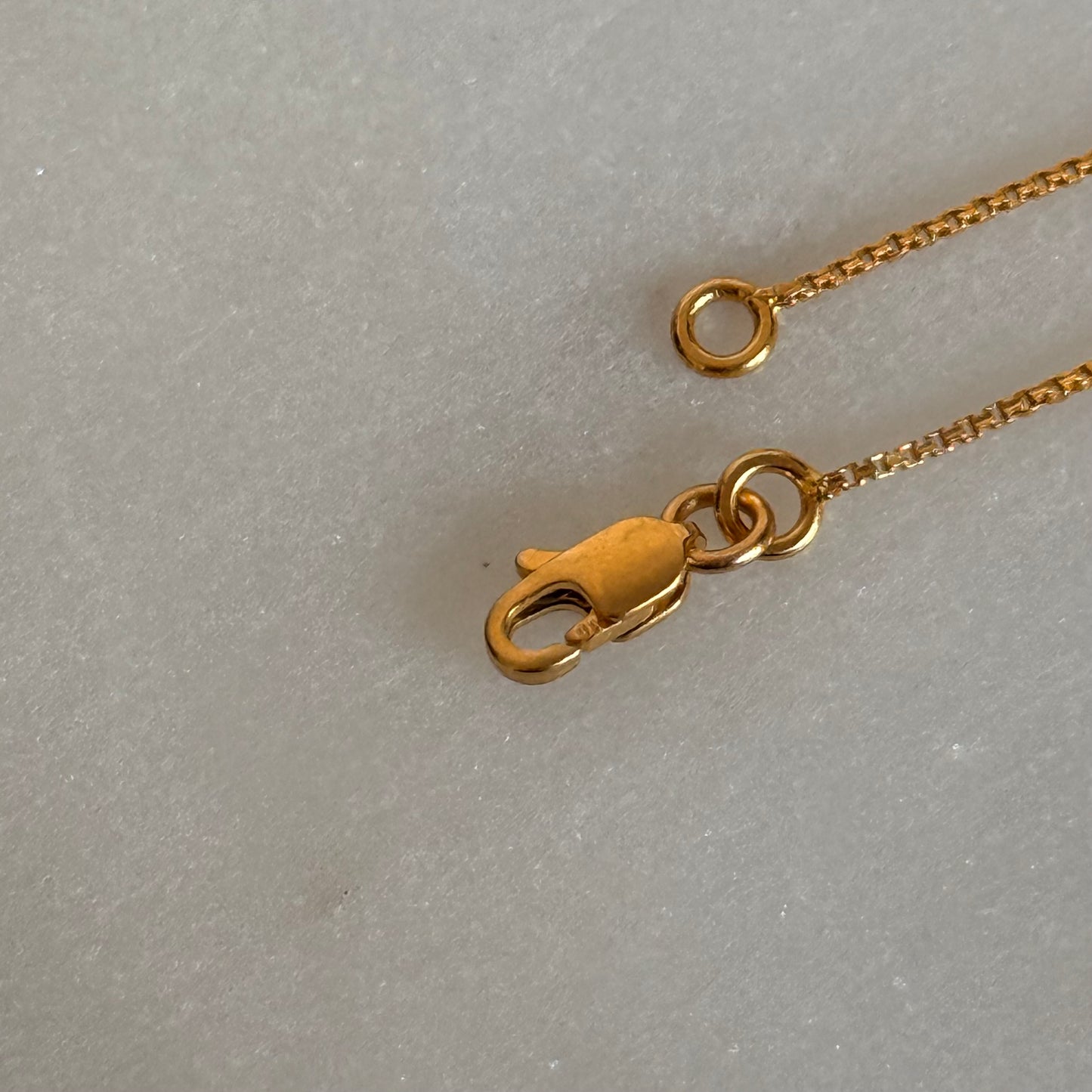 Nusaybah | 22ct gold minimal beaded bracelet