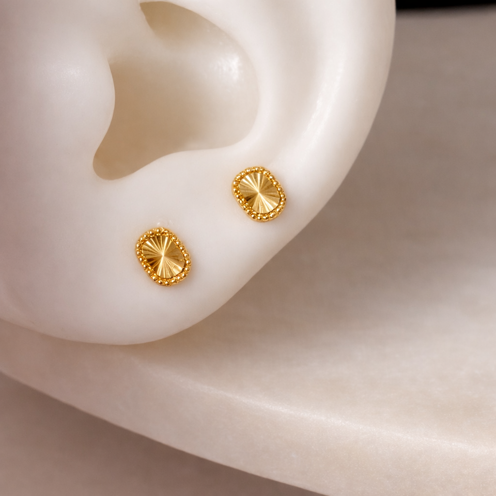 Vela, 18ct Gold Stud Pair | xs