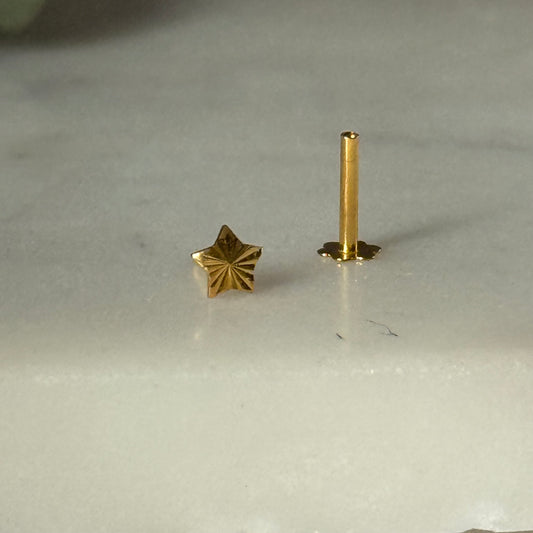 18ct gold star stud | 4mm