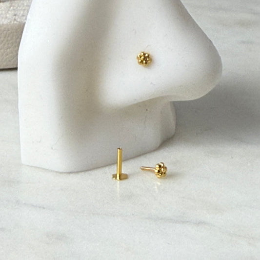 18ct gold floral stud | 3mm