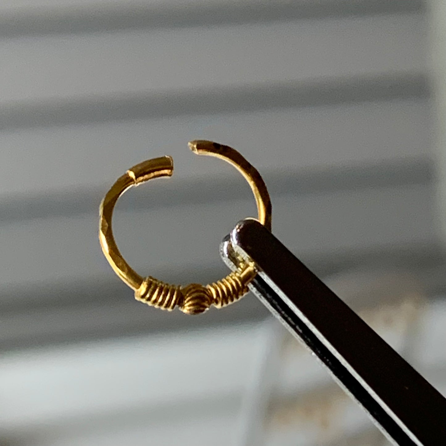 18ct Gold Hoop | 8mm