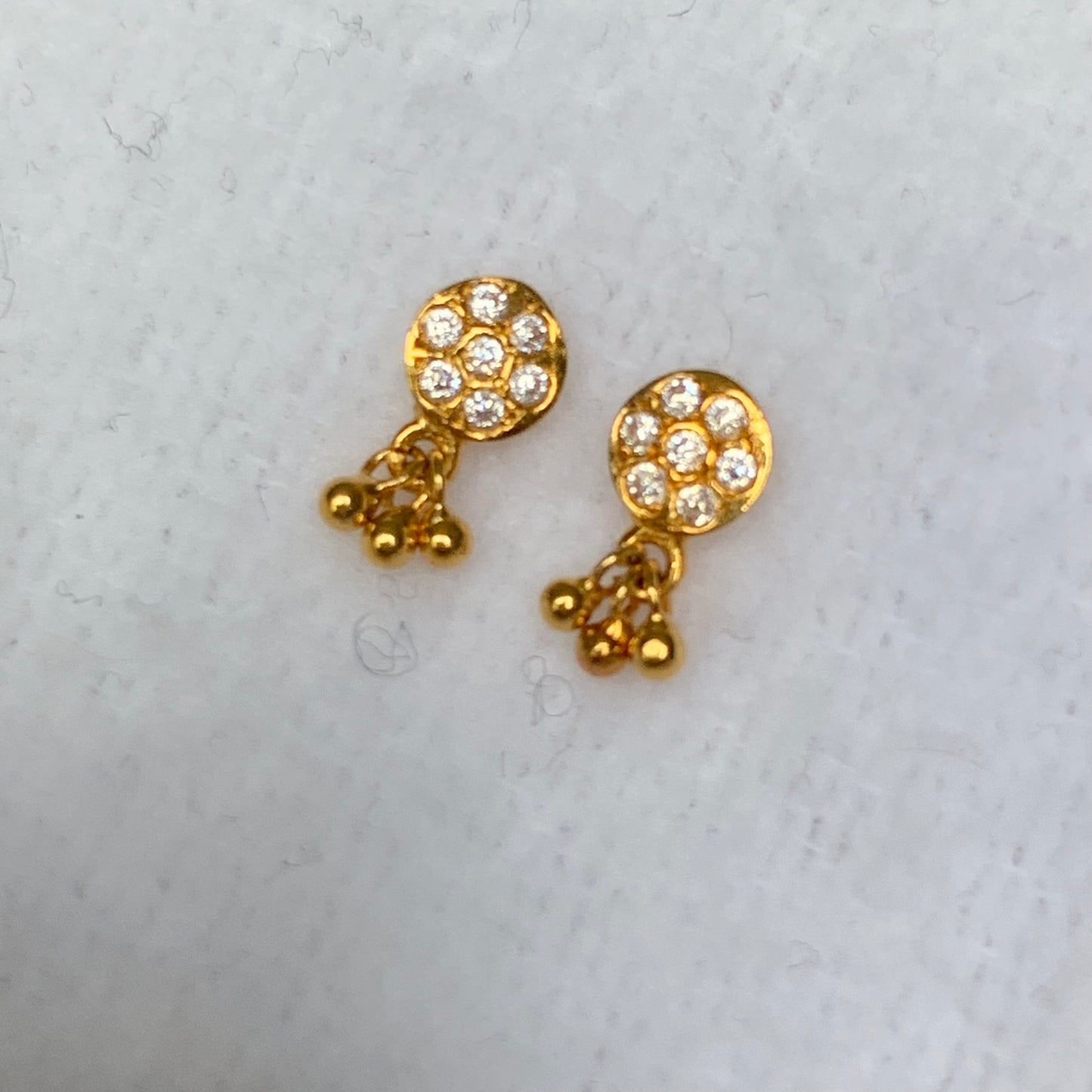 18ct Gold Dangly Stud Pair