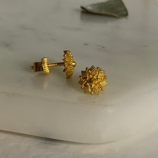 22ct Gold Flower Stud Pair | 7mm