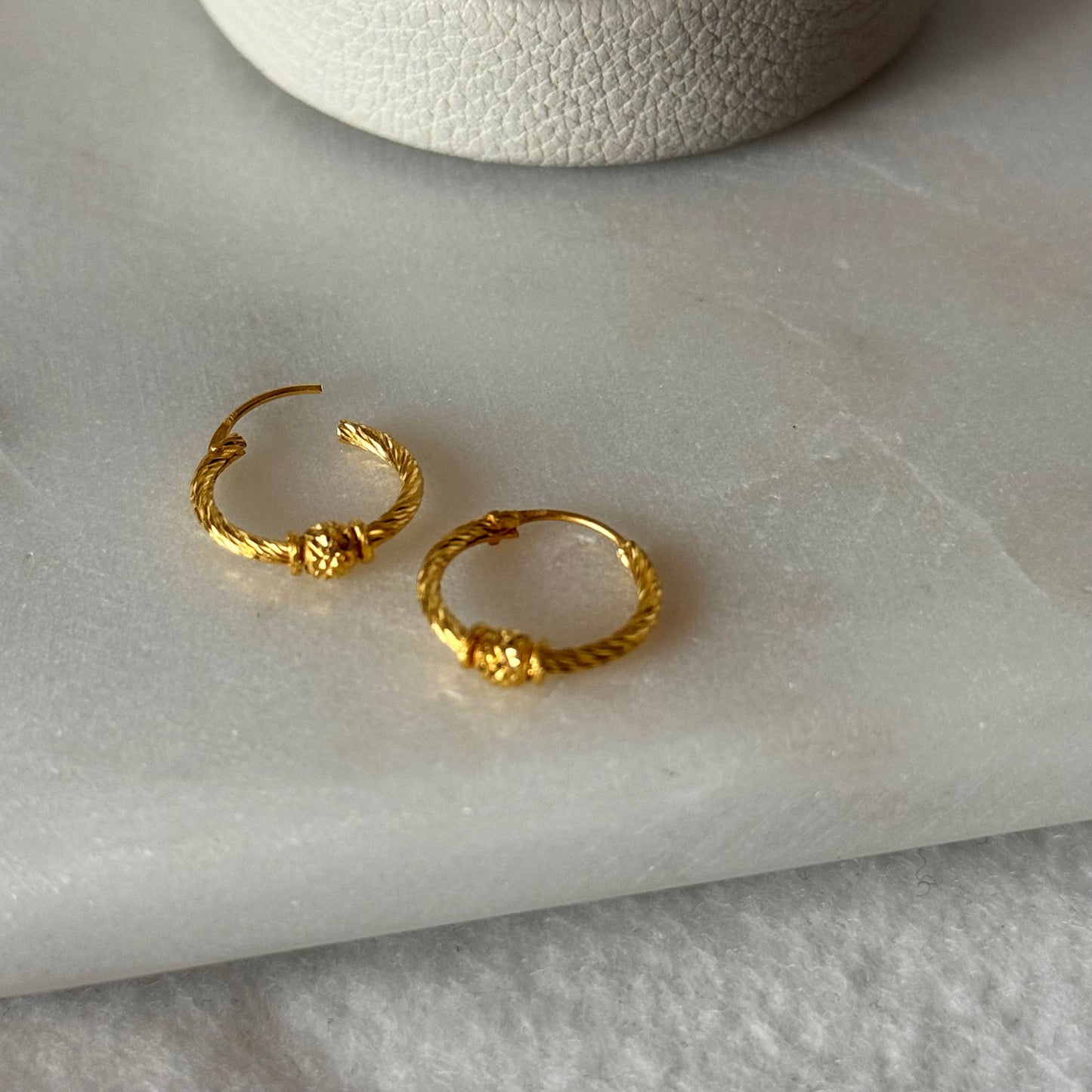 Jaipur | 22ct gold hoop pair | 10mm