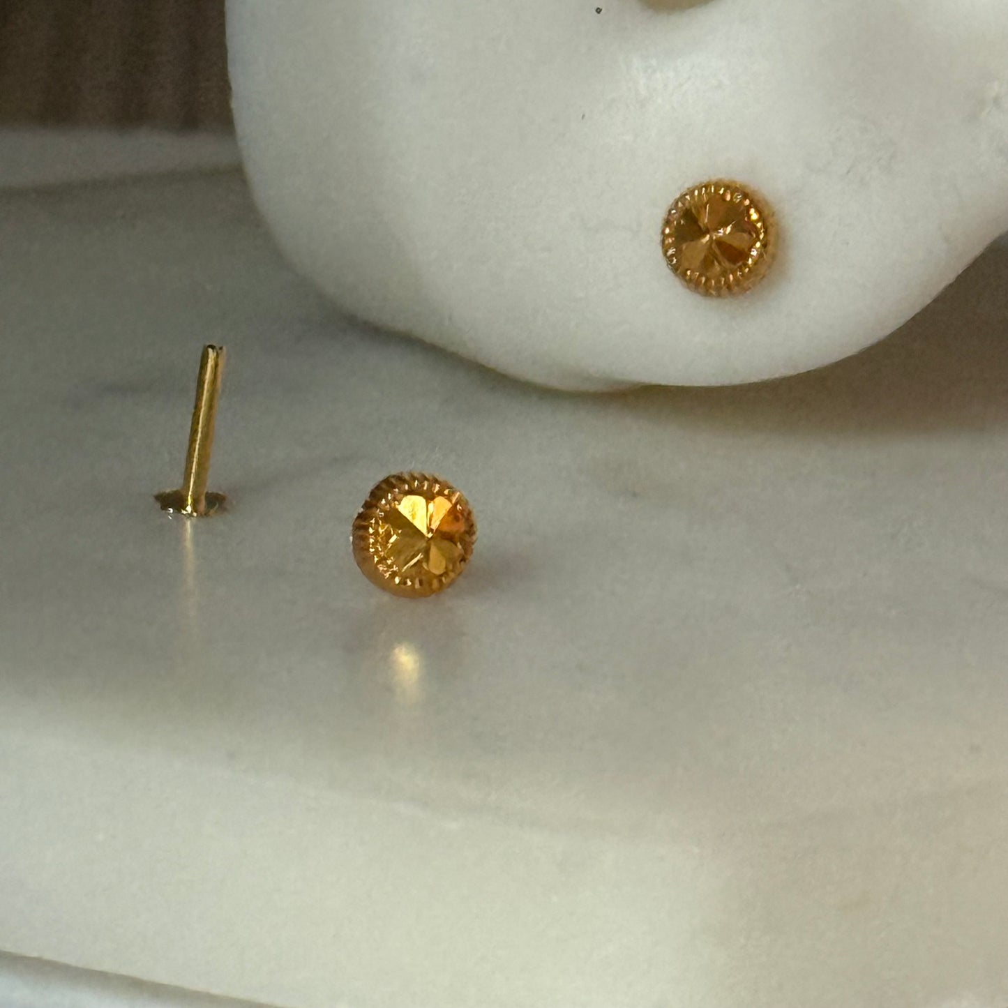 18ct gold round stud pair | 5mm