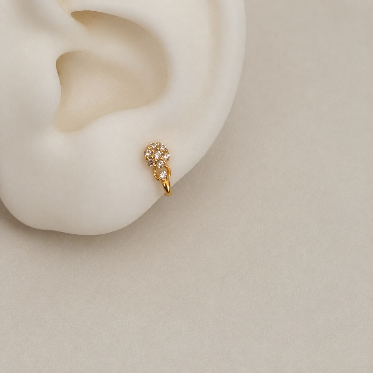 Olive II | 18ct gold drop stud