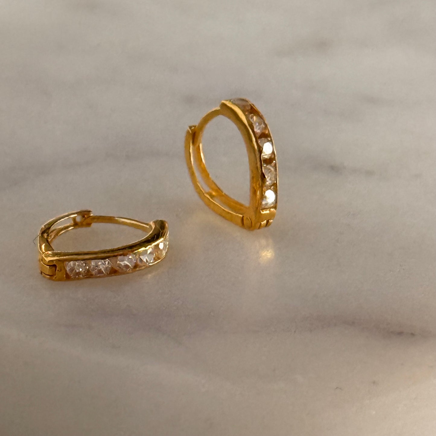 Sweetheart Huggies, 18ct | 8mm