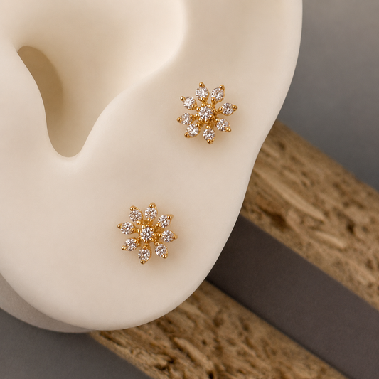 Belle, 18ct Gold Floral stud | 7mm