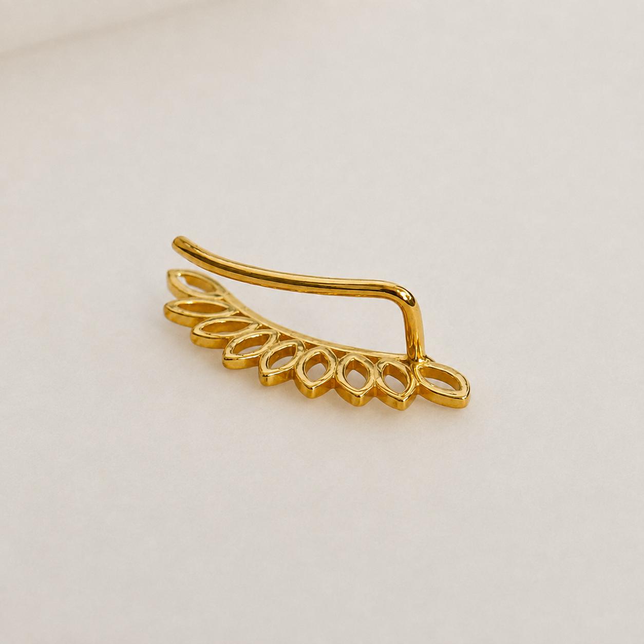 Autumnal | Vine, 18ct gold climber stud