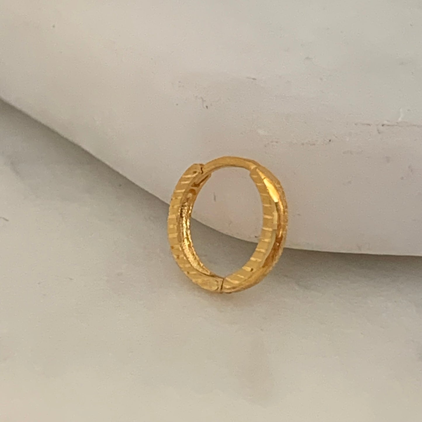 18ct Gold Hoop | 8mm