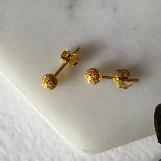 22ct gold small stud pair