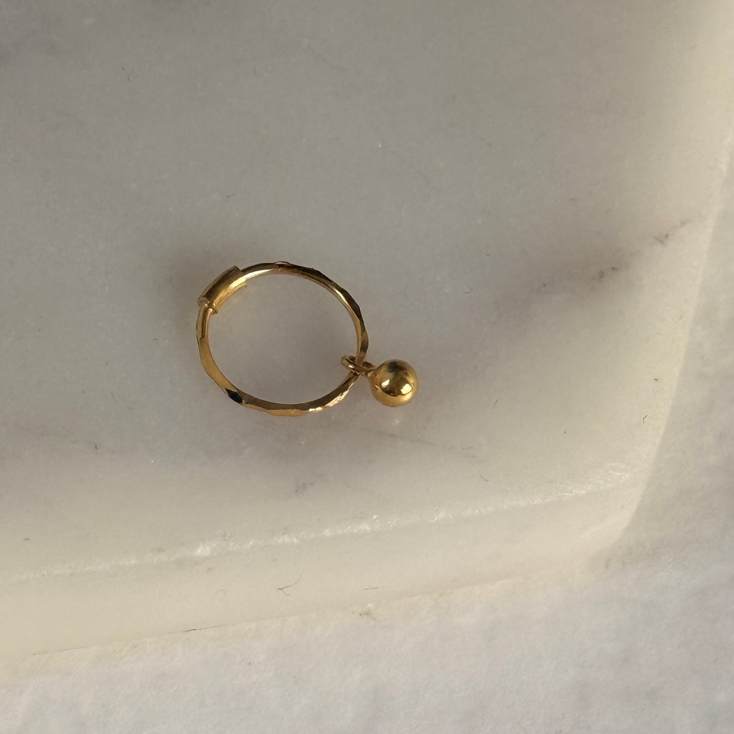 18ct gold single bead hoop | 8mm