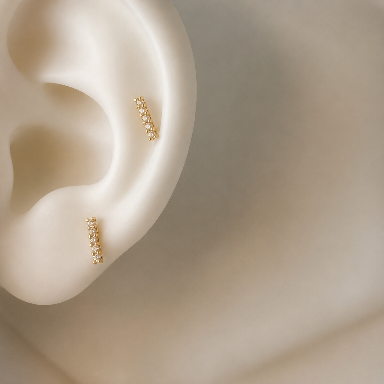 Diamanté Bar stud | 18ct gold