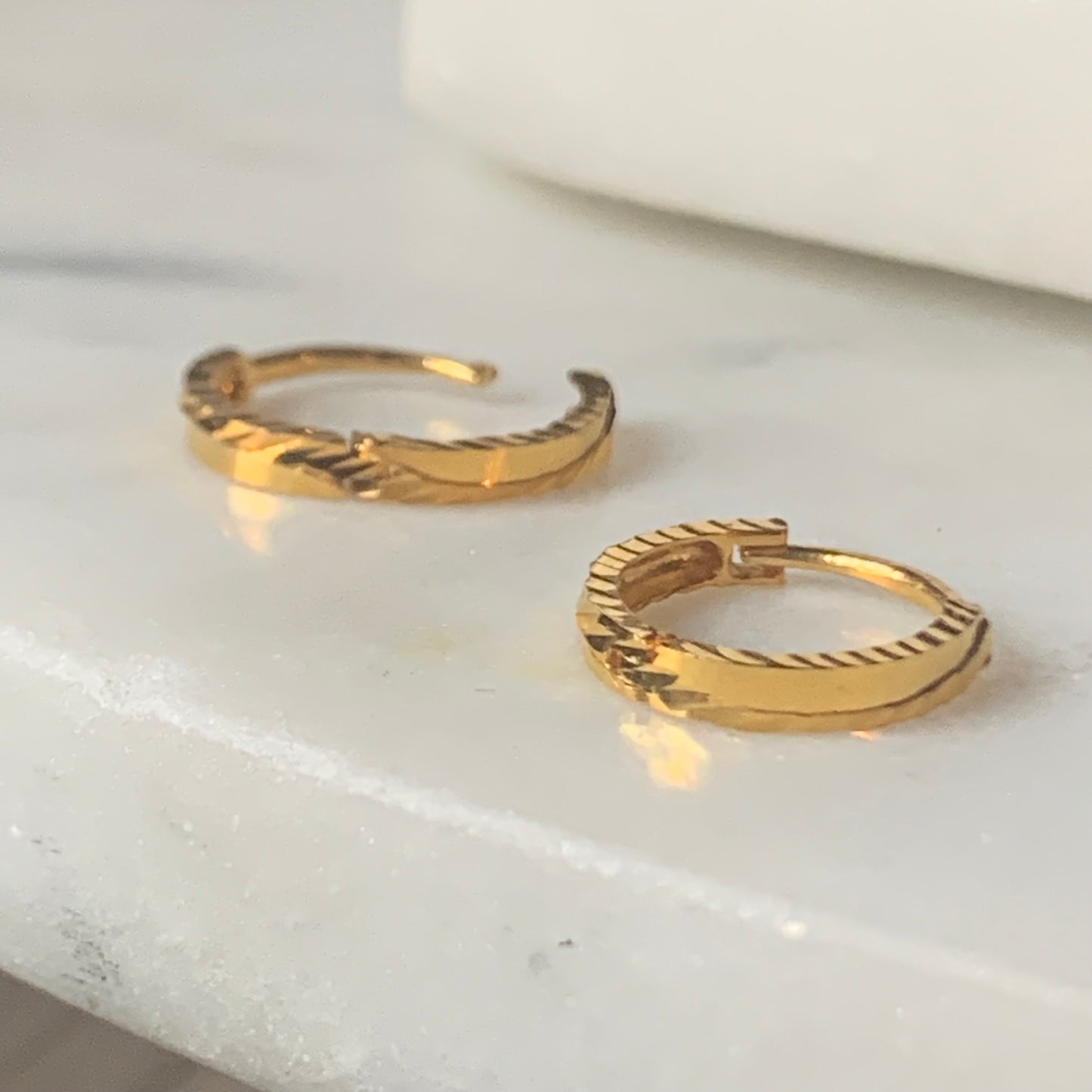 18ct Gold Huggies Pair | 8mm