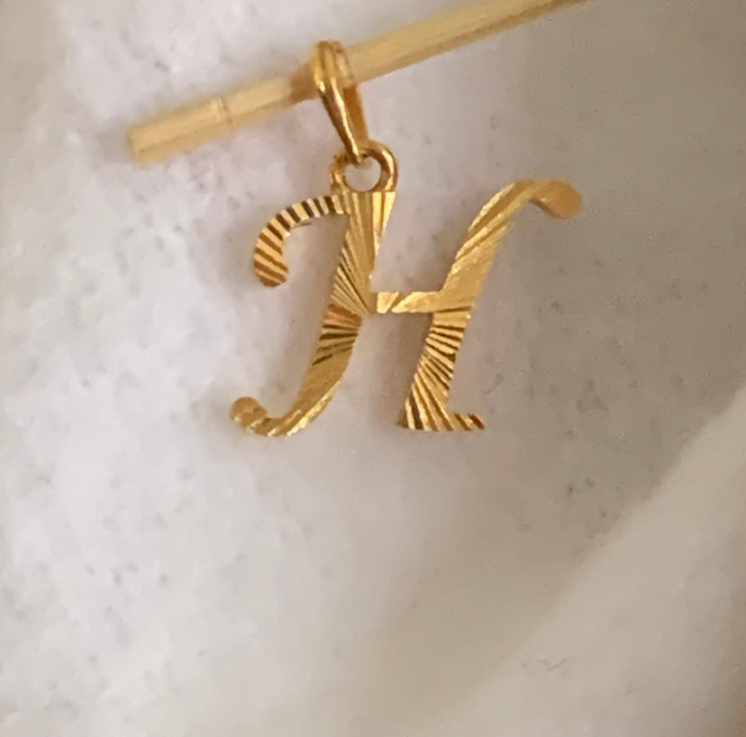 22ct Gold ‘H’ Initial Pendant