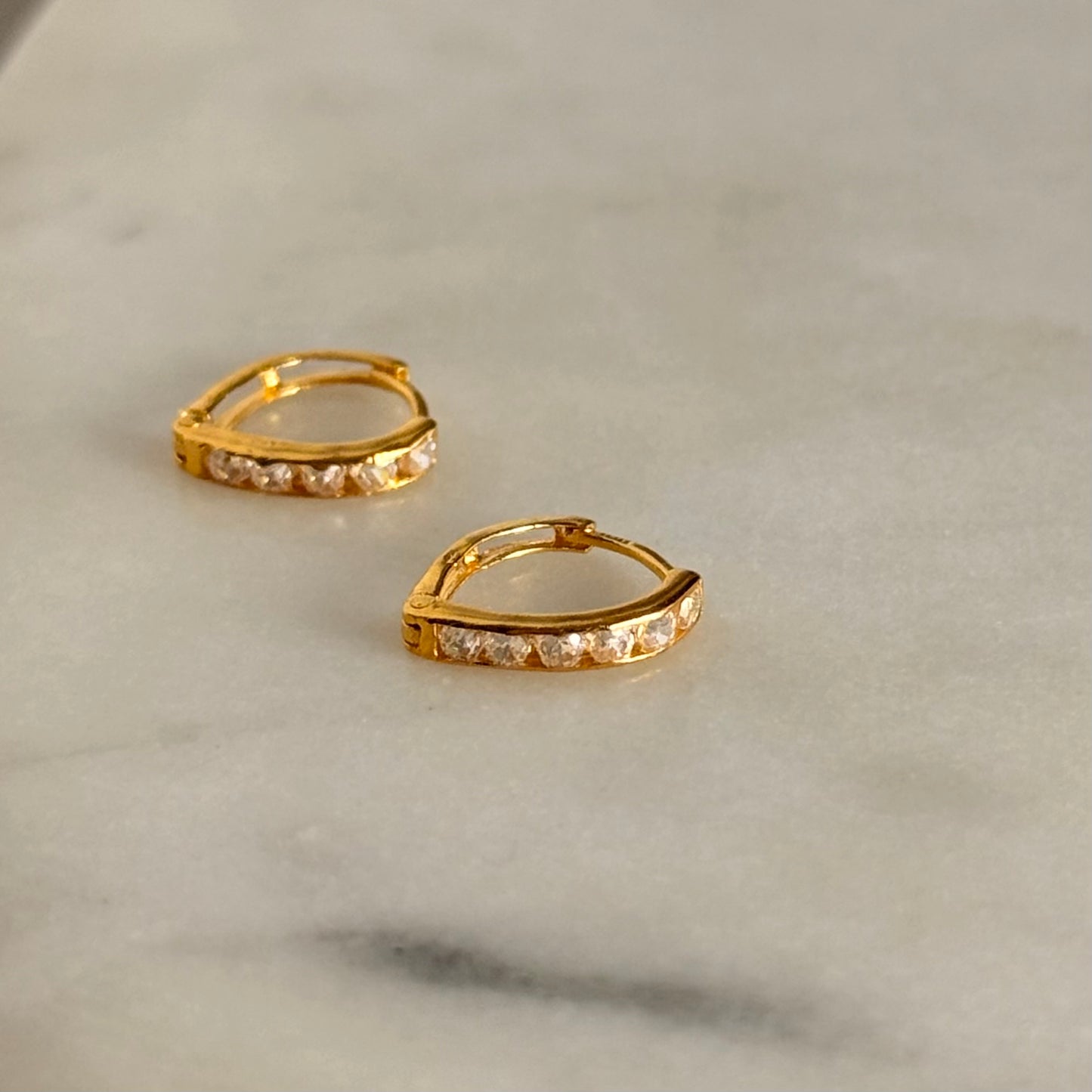 Sweetheart Huggies, 18ct | 8mm