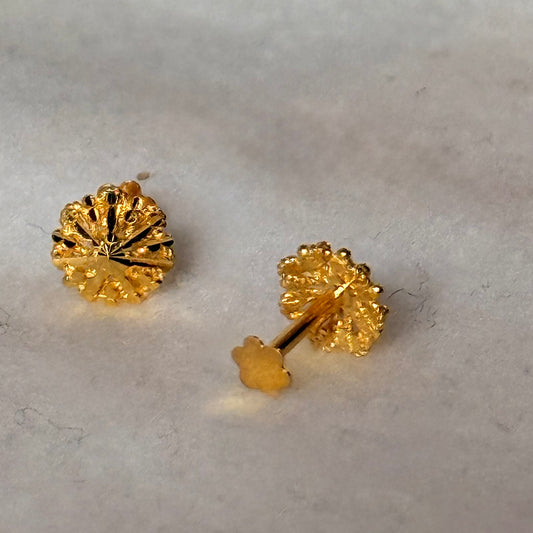 Bloomsbury, 18ct gold stud pair | 7mm