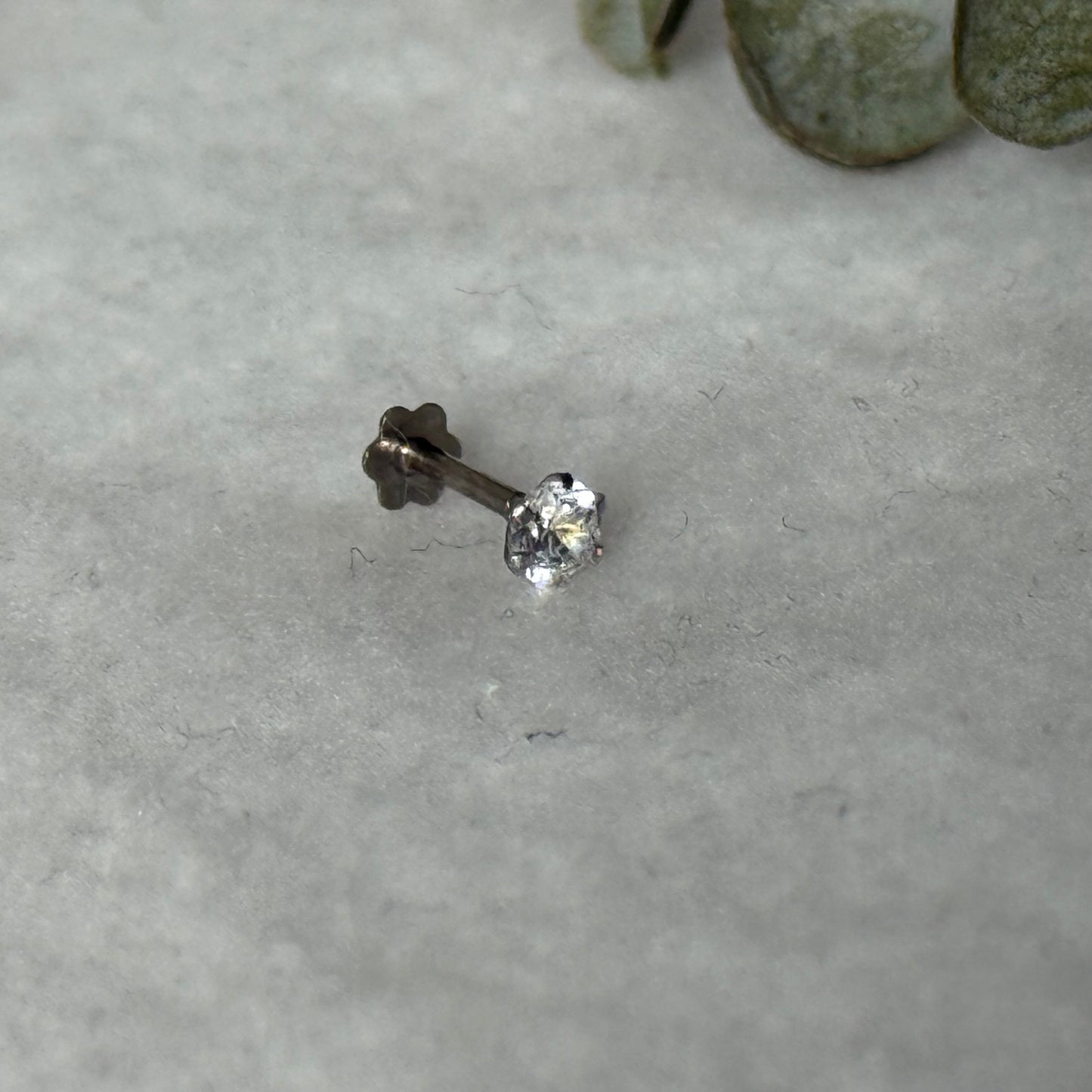 18ct white gold stud | 3mm