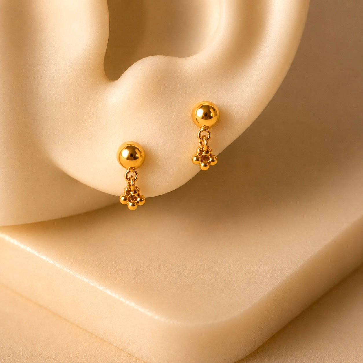 Minimal Droplet | 18ct gold stud