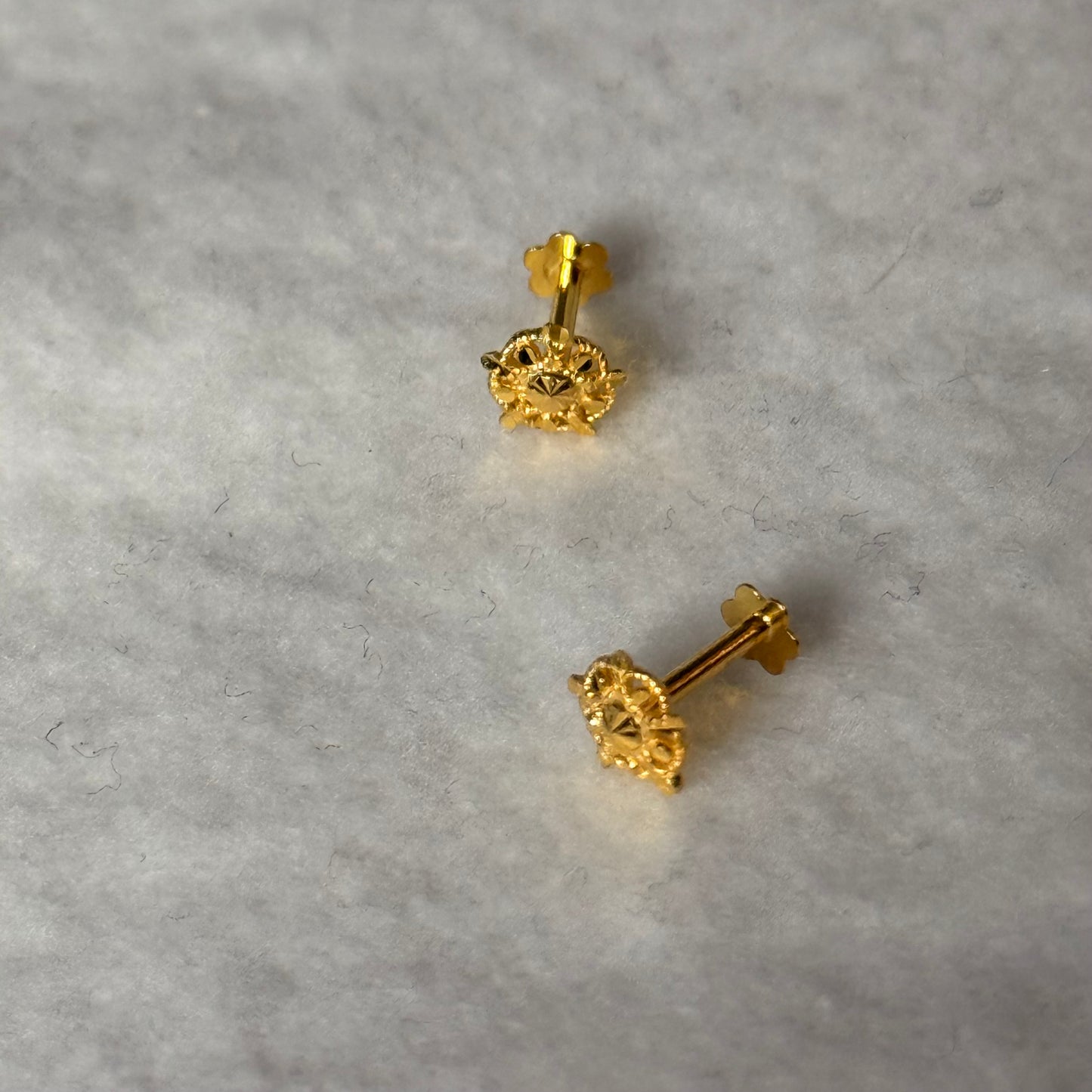 | 18ct gold, 5mm