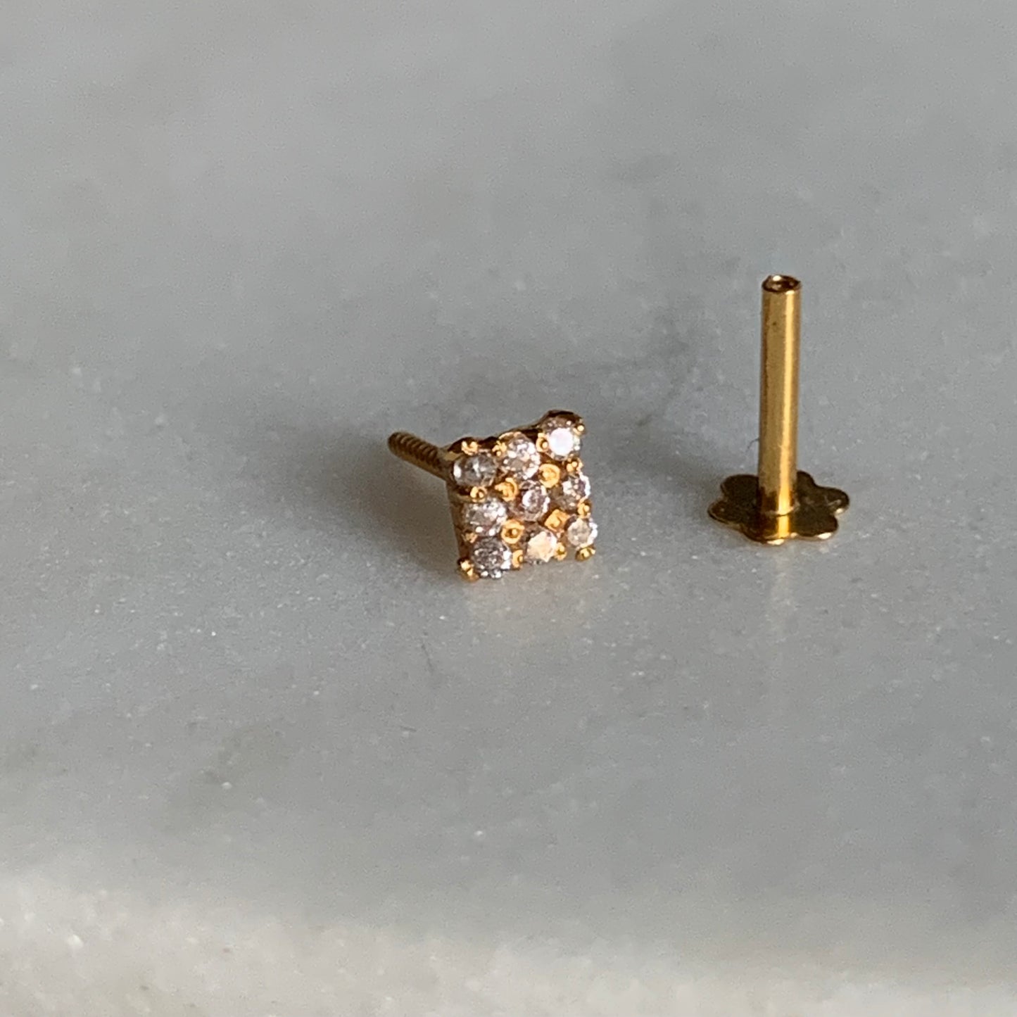 18ct Gold Single Stud