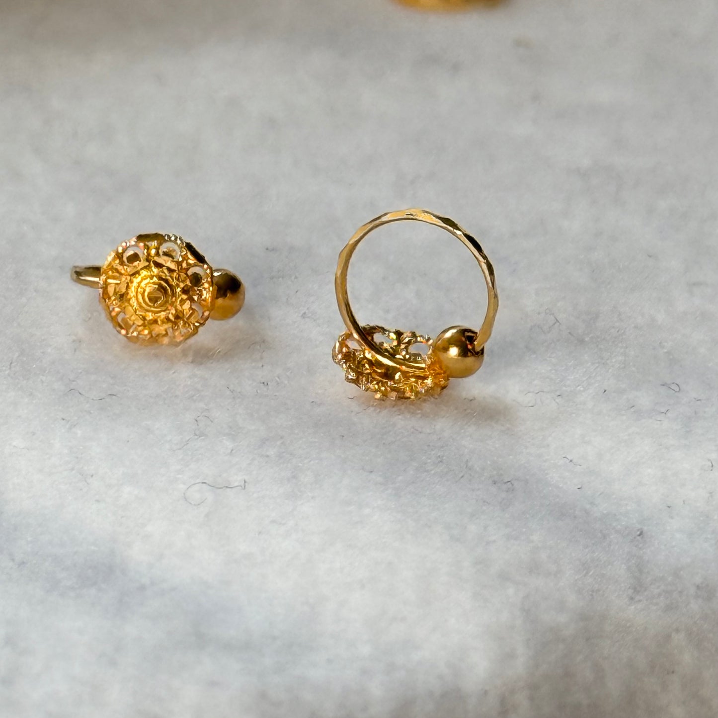 Rosetta - 18ct gold hoop