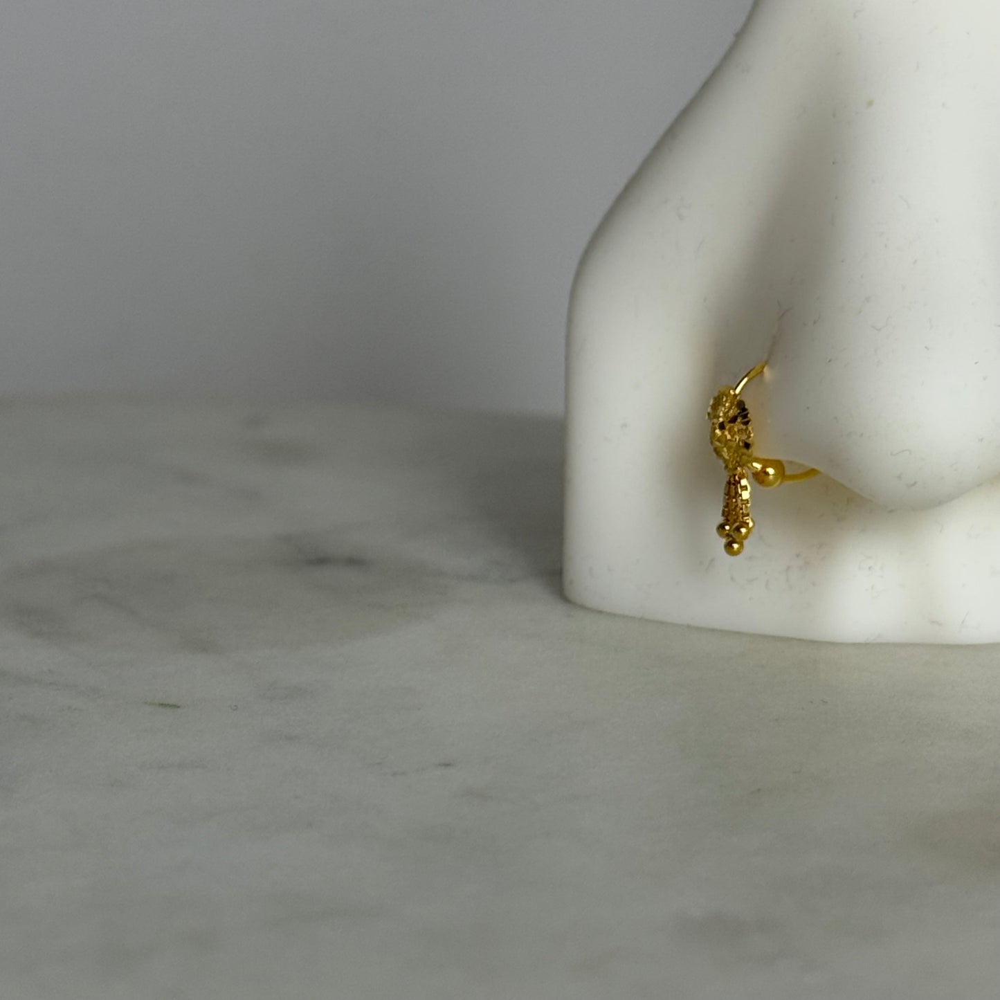 Noor - 18ct Jumki Stud