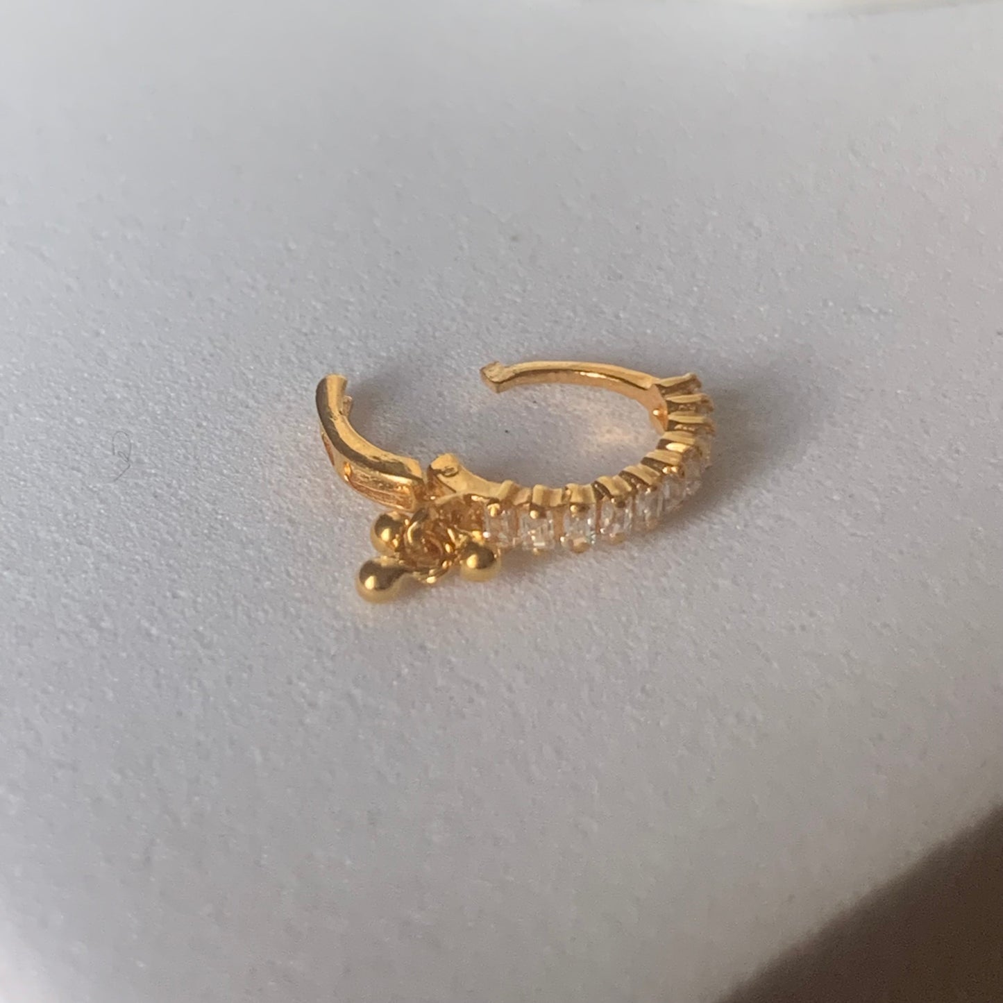 18ct gold dangly hoop | 6mm