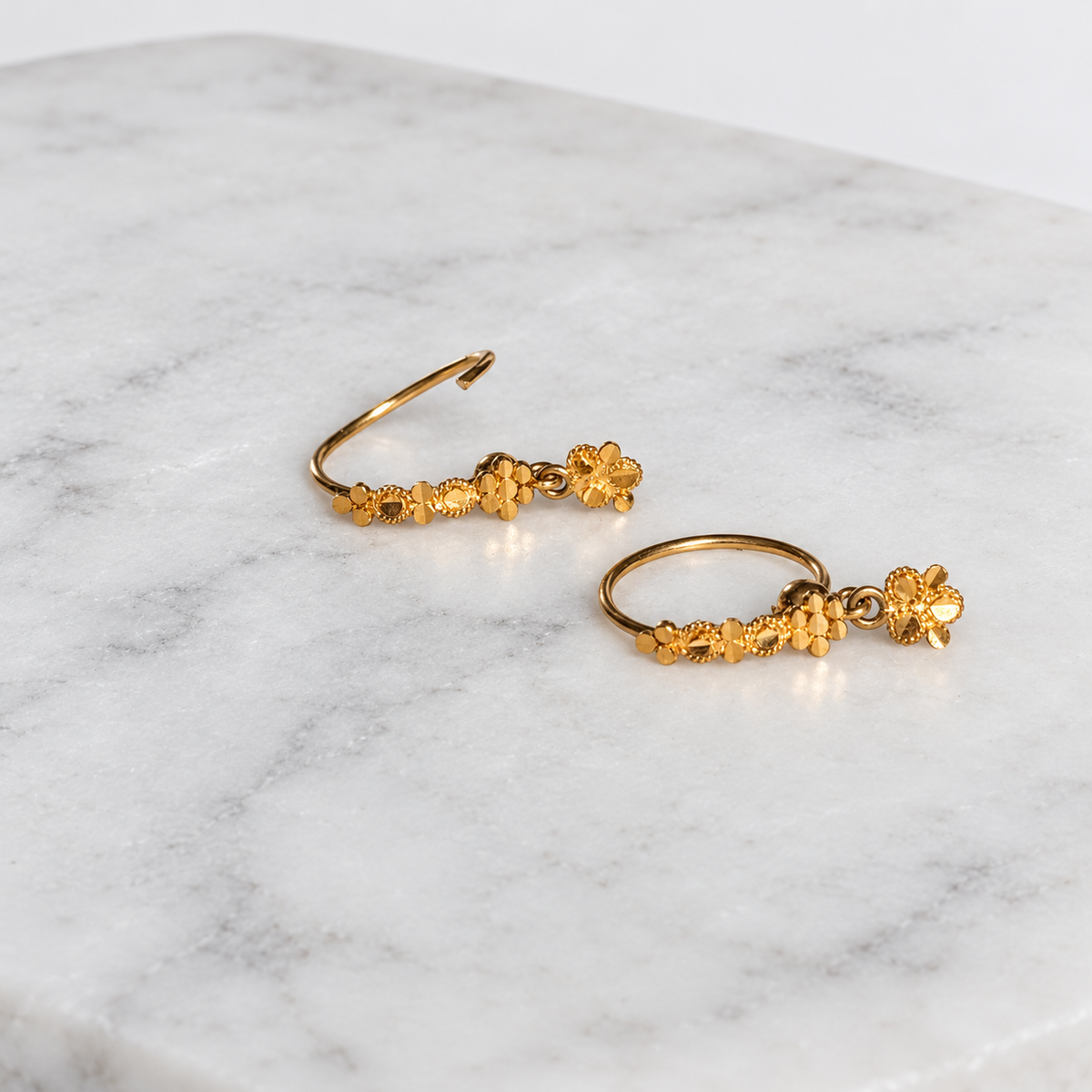 Eliyah- 18ct gold hoop