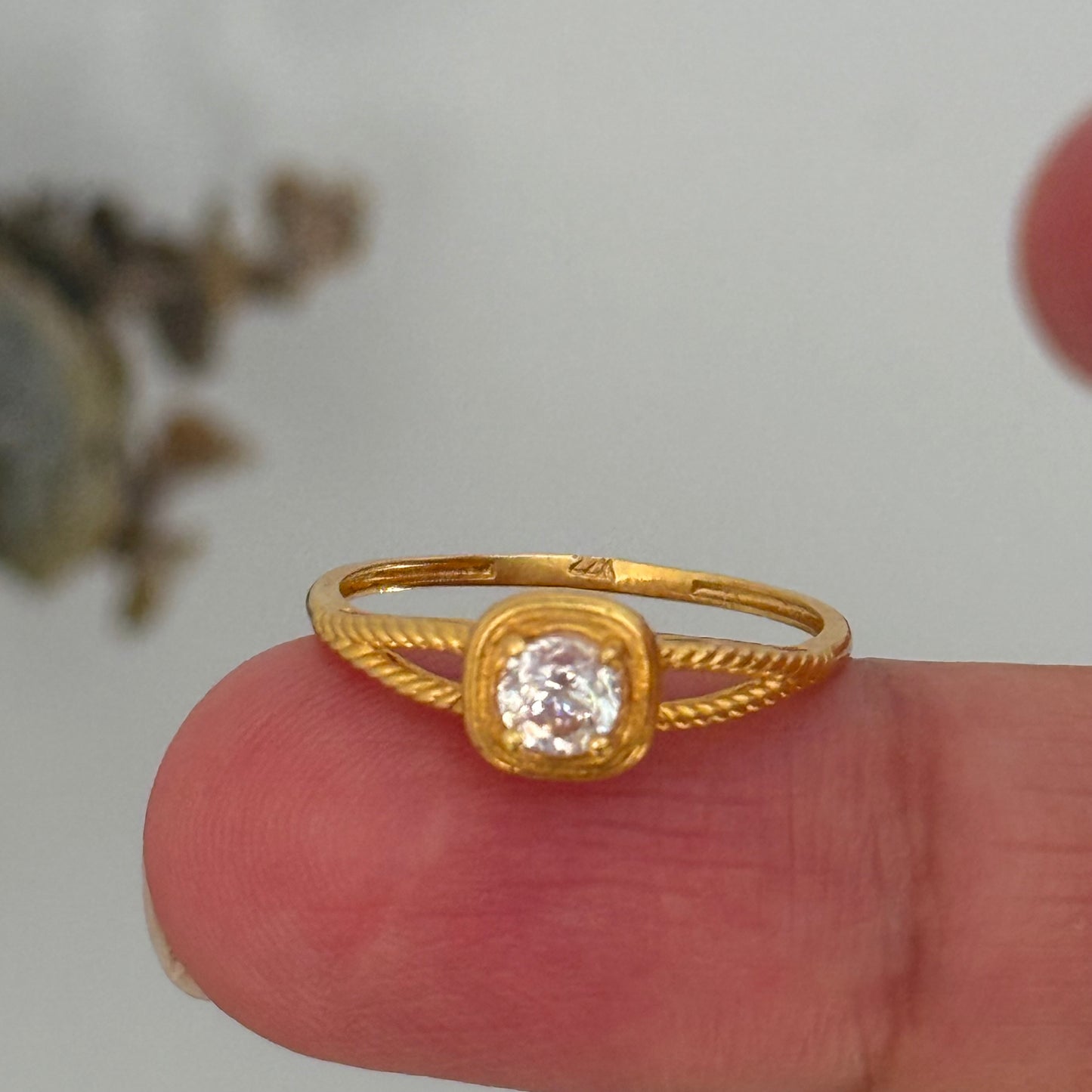 22ct gold ring | M