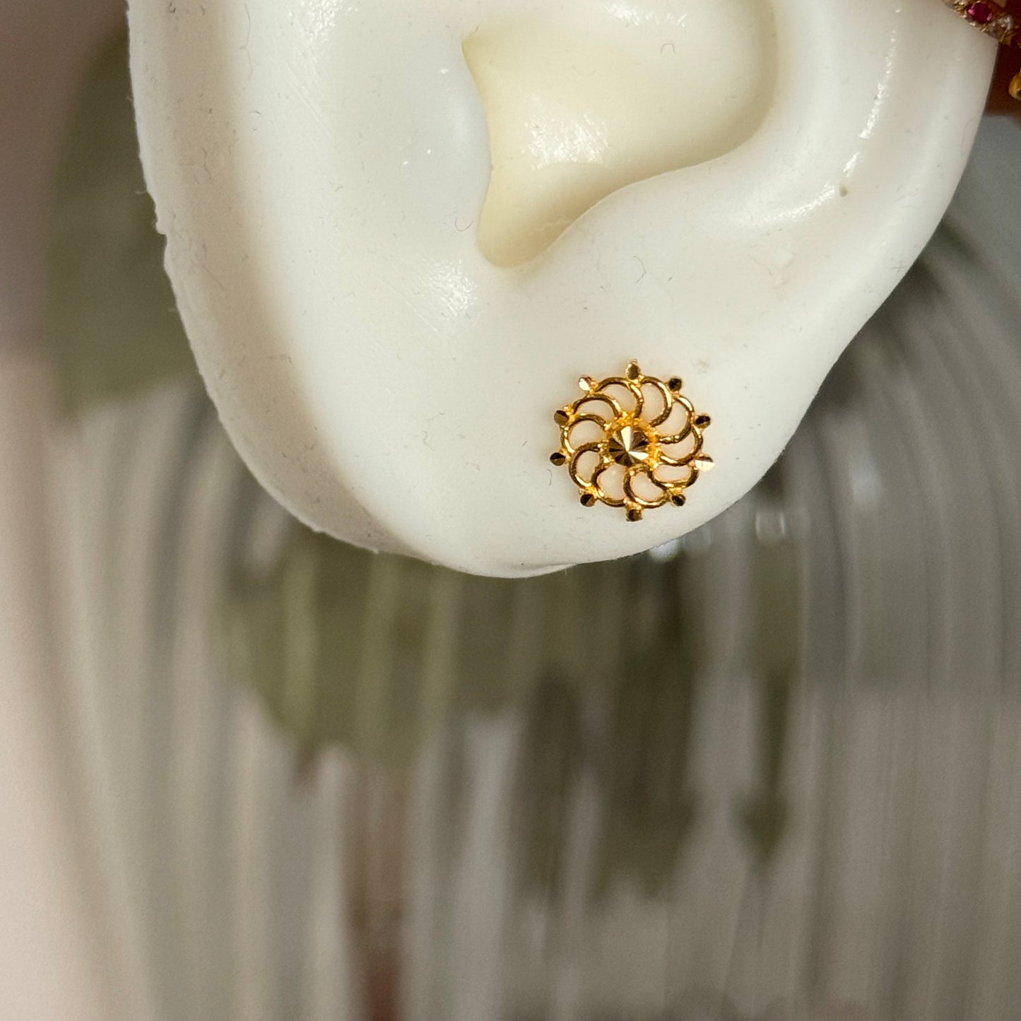 Sundial | 18ct gold studs