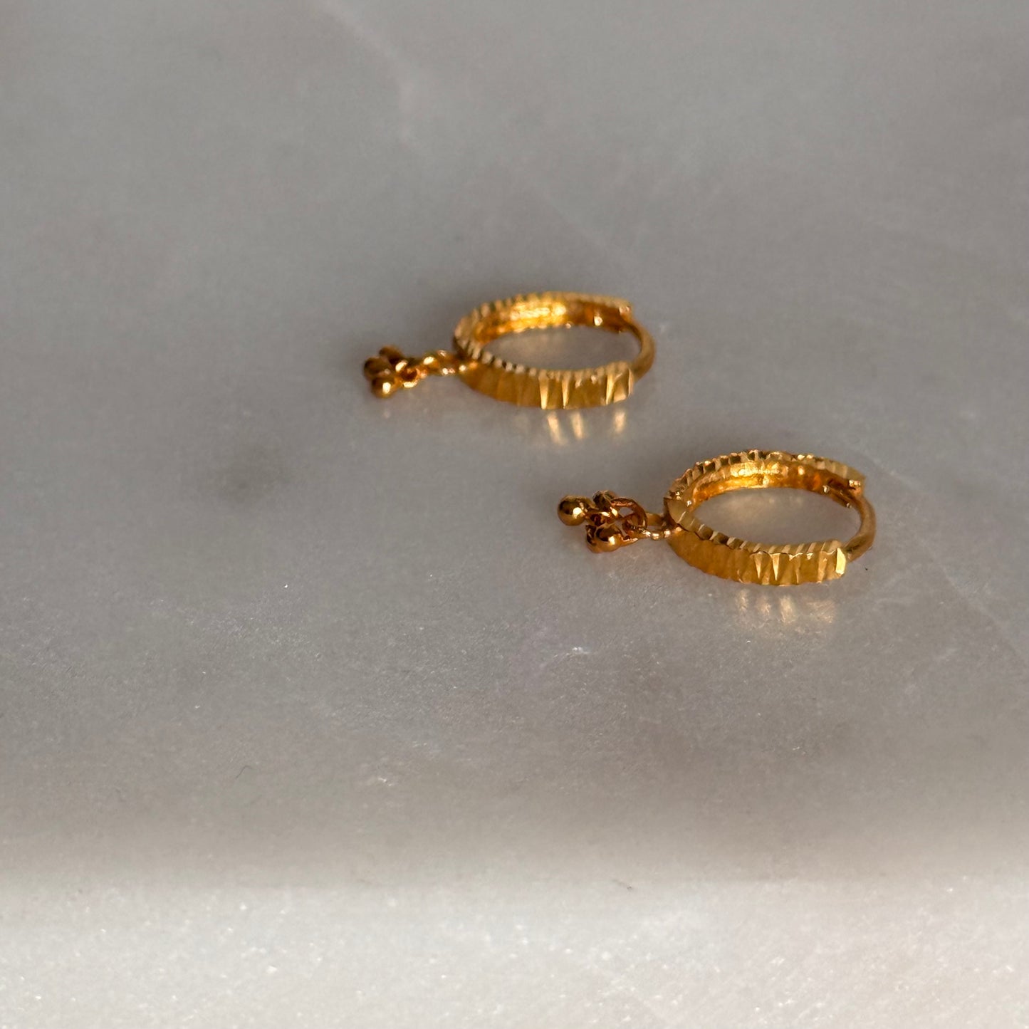 Jaipur | 18ct Gold Huggies | 8.5mm