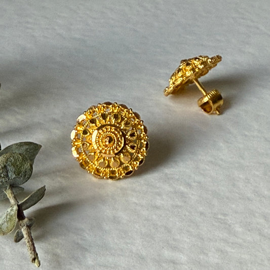 22ct gold stud pair | 15mm