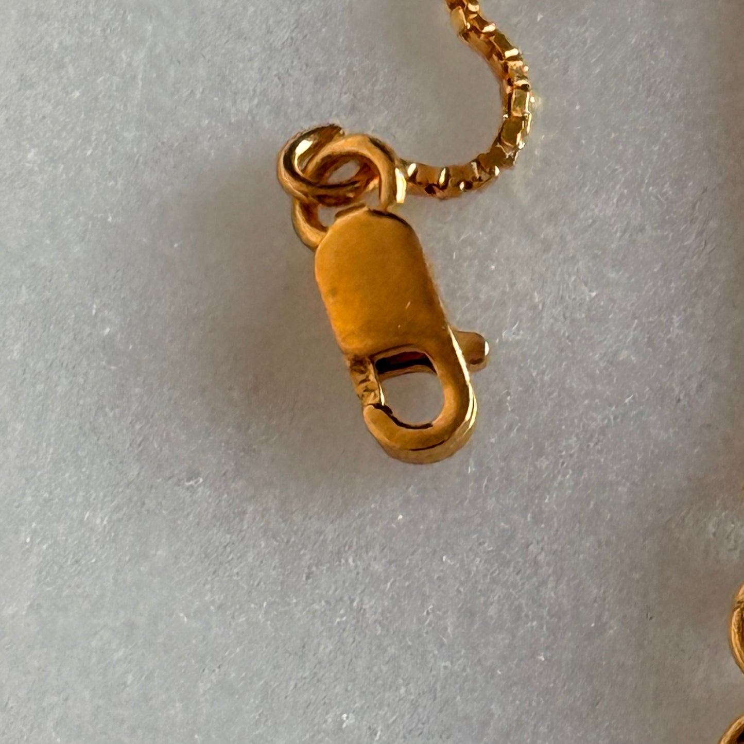 Aasiyah | 22ct gold minimal beaded bracelet