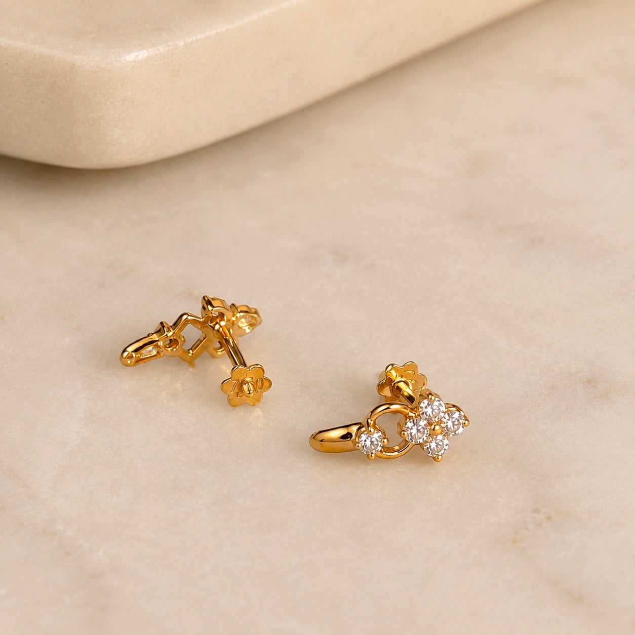 Olive | 18ct gold drop stud