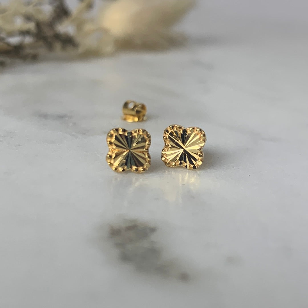 Four leaf clover studs