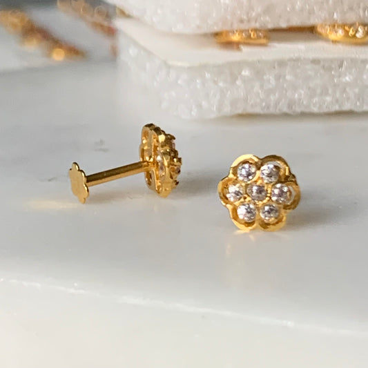 18ct gold studs flower pair