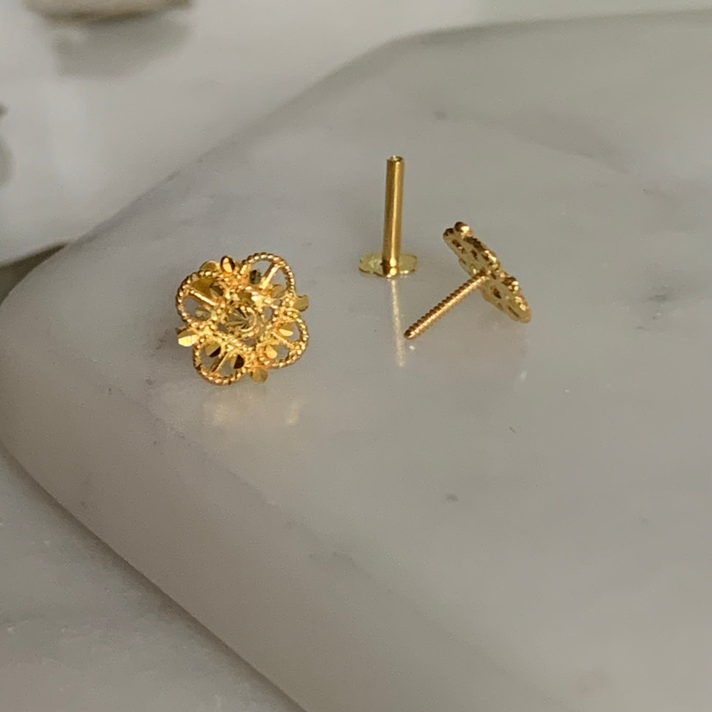 18ct Gold Stud Pair | 7mm