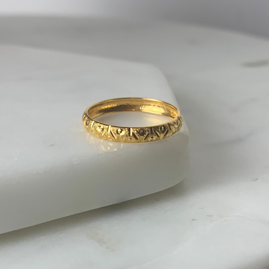 18ct Gold Band Ring | M