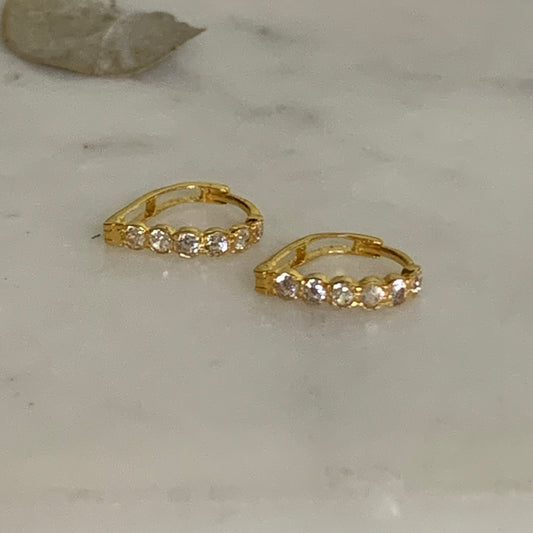 18ct Gold Heart Huggies | 8mm
