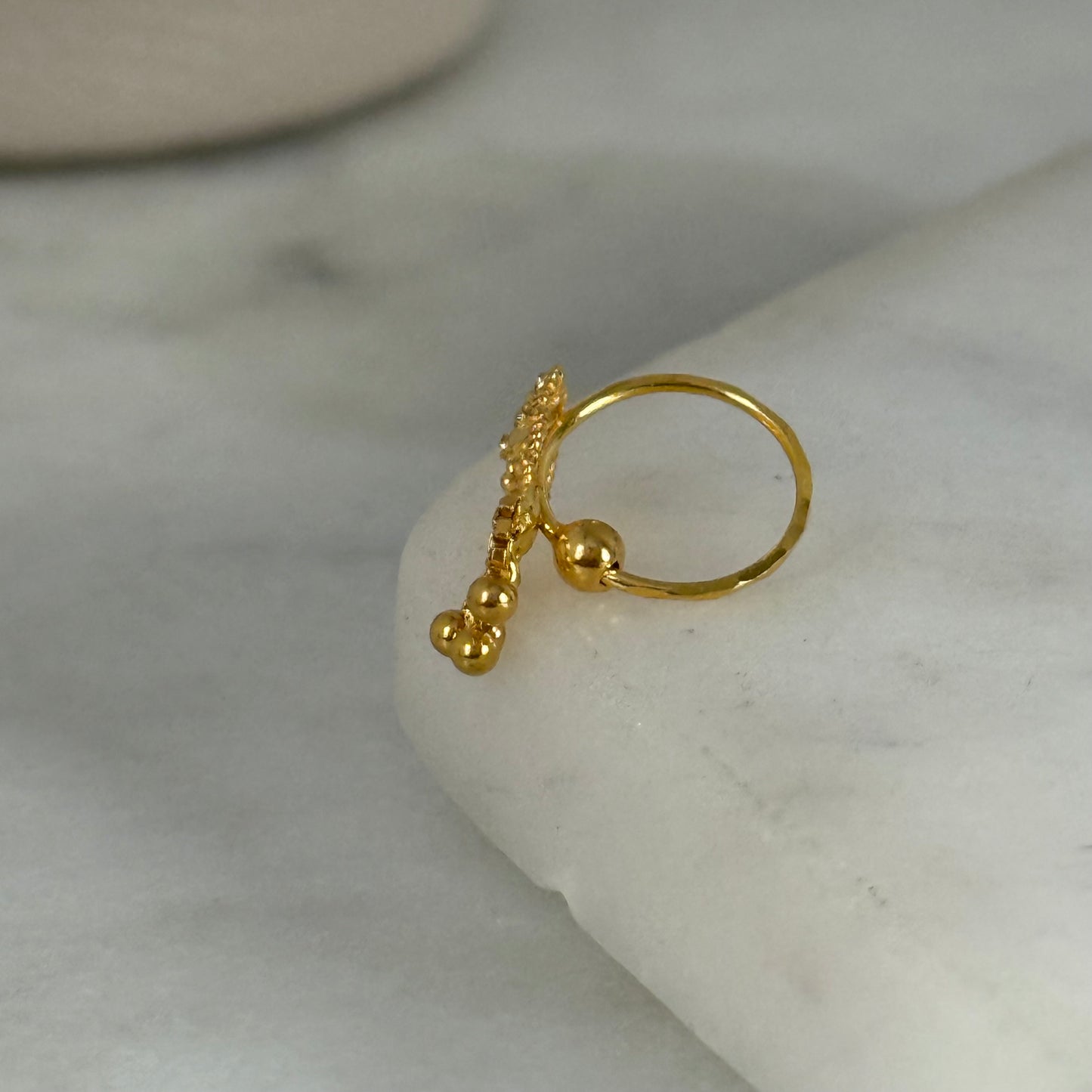 14ct intricate dangly hoop | 9mm