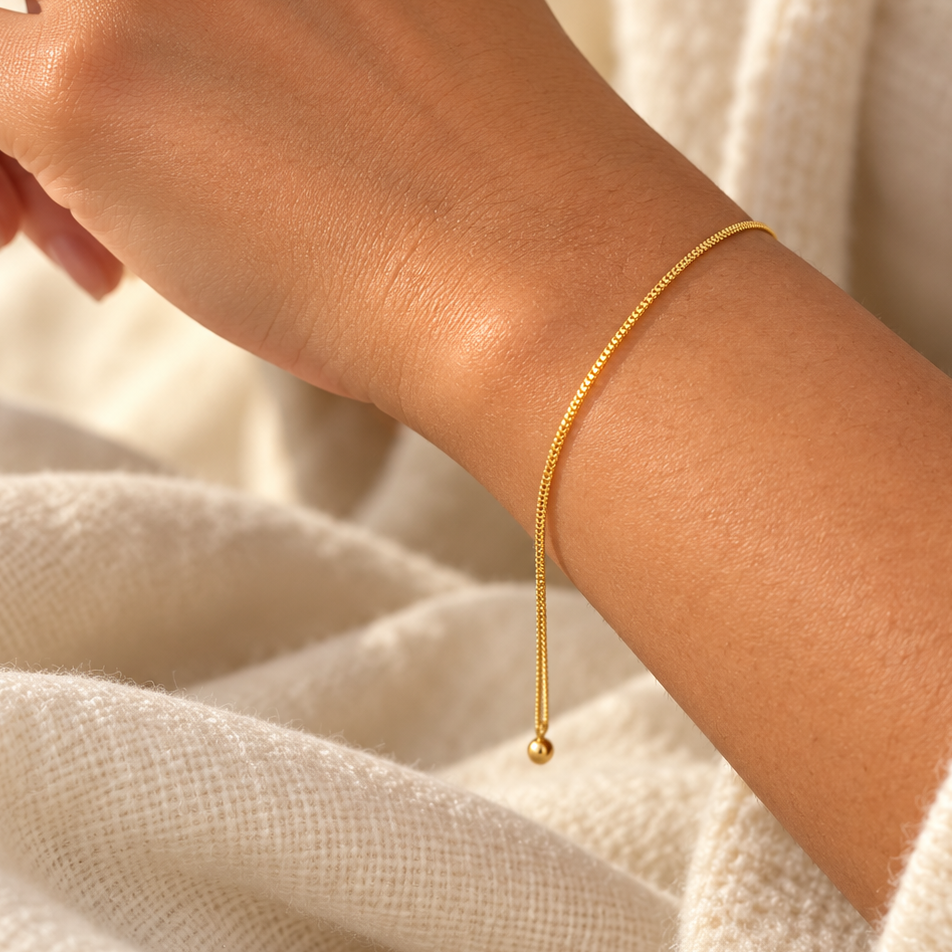 The basic. | 22ct gold minimal chain bracelet (7.6 inches)