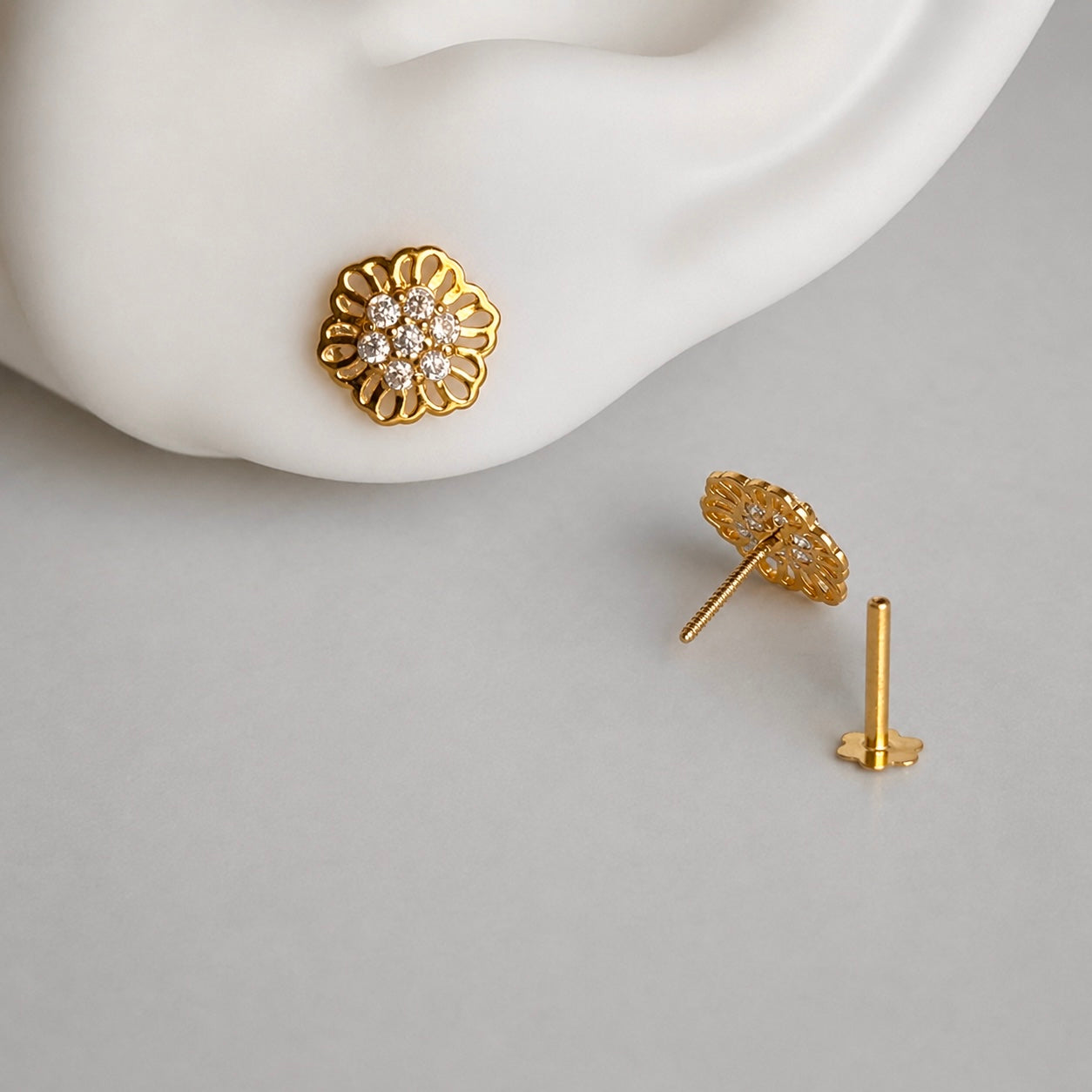 Signature | 18ct Bloomette Studs