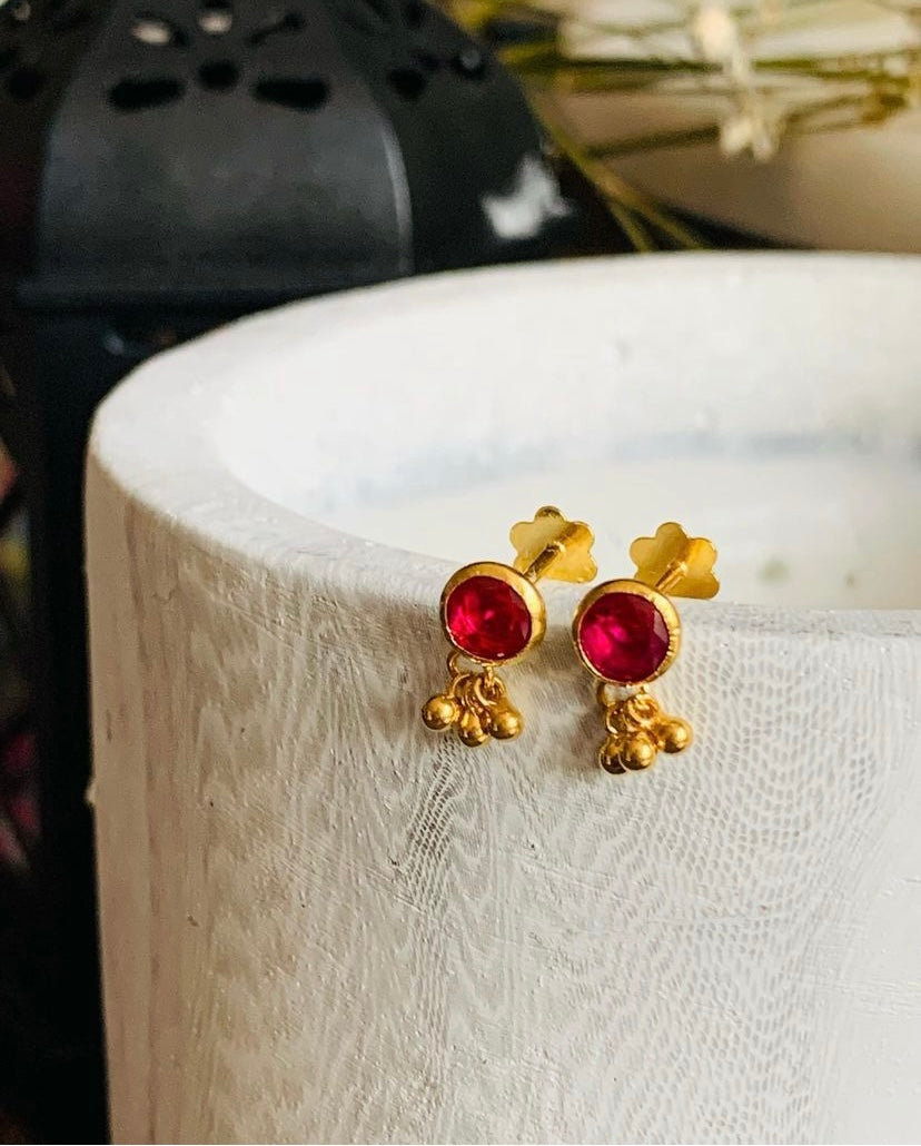 18ct Gold Dangly Stud Pair