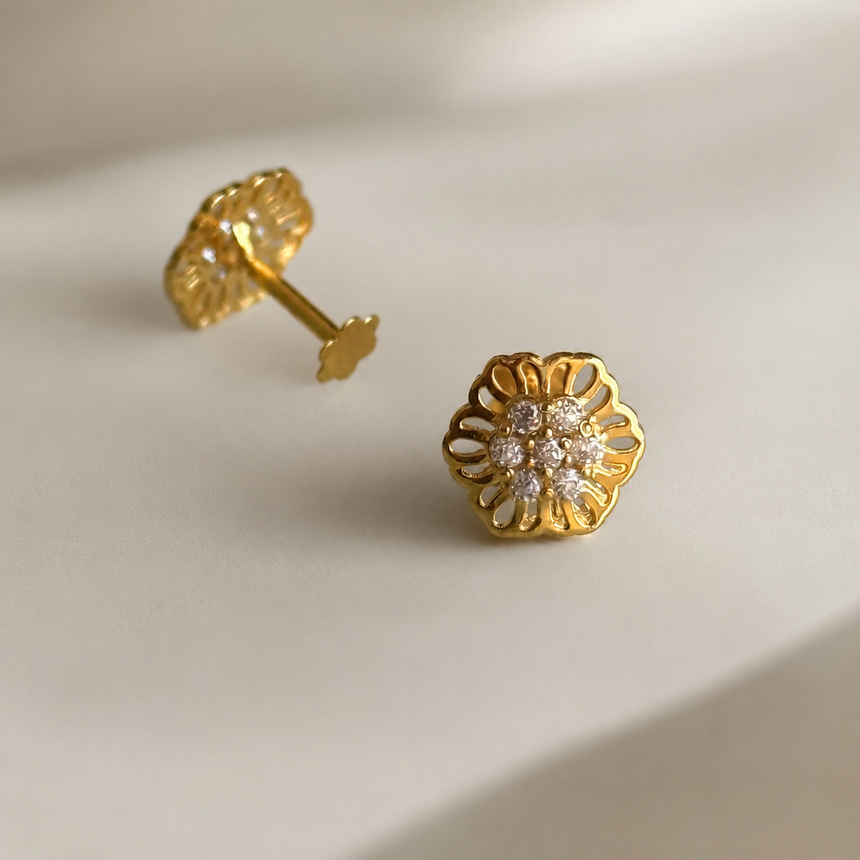 Signature | 18ct Bloomette Studs