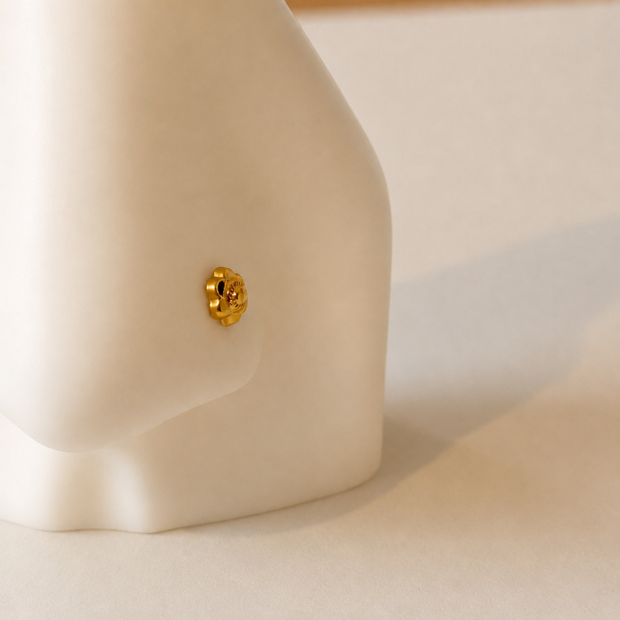 June | 18ct gold classic floral  gold floral stud | 4.5mm