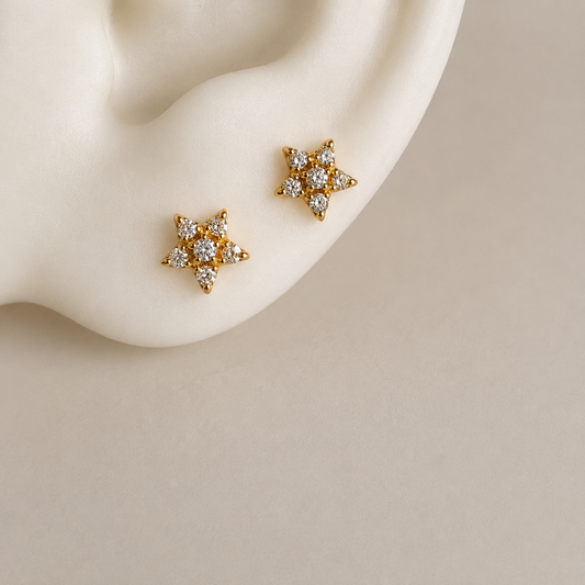 Star, 18 carat gold c/z cluster stud | 7mm