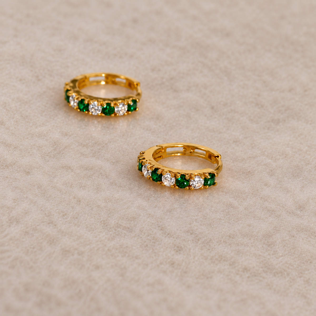 Autumnal Collection | Emerald, 18ct hoop (7.5mm)